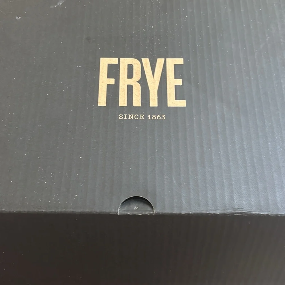 Frye Brown Leather Melanie Cognac Classic Slip-On Design NIB - Picture 2 of 5